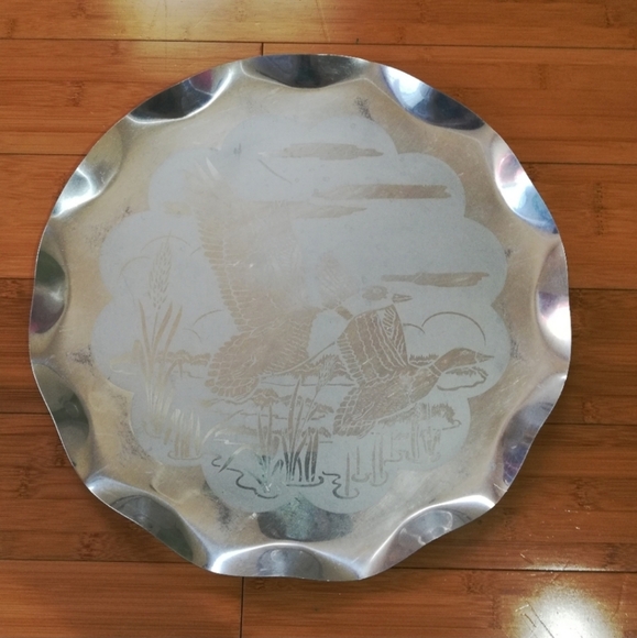 Vintage Aluminum Serving Tray Dish Platter - Picture 11 of 11